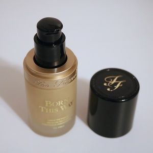 Too Faced Born this Way Foundation